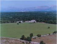 Large expanses of arable land